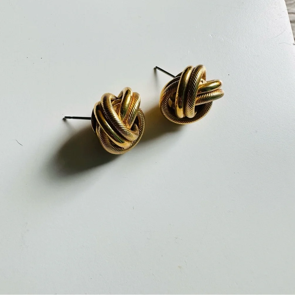Vintage Knot Pierced Earrings